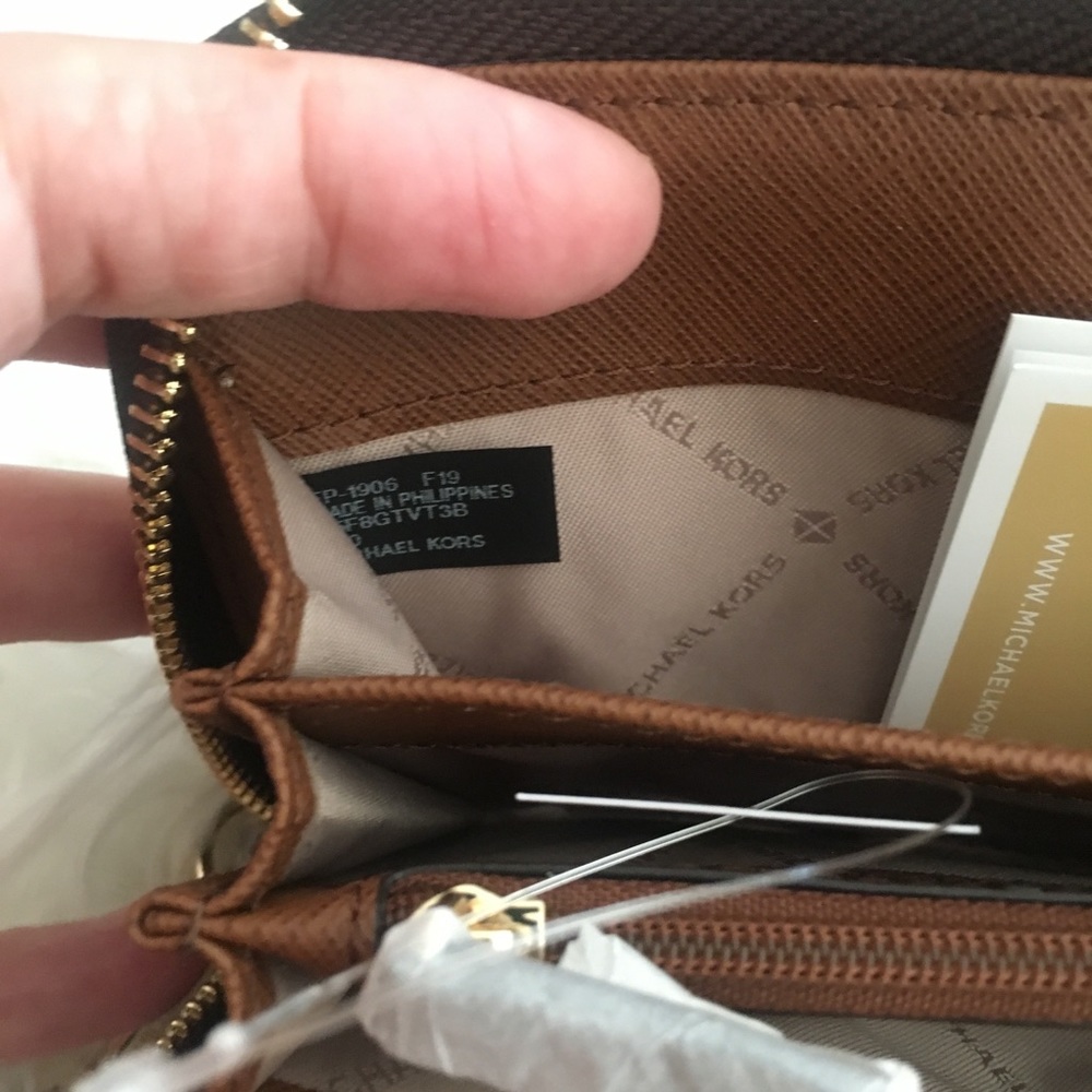 New Michael Kors jet XL wallet - Picture 6 of 6